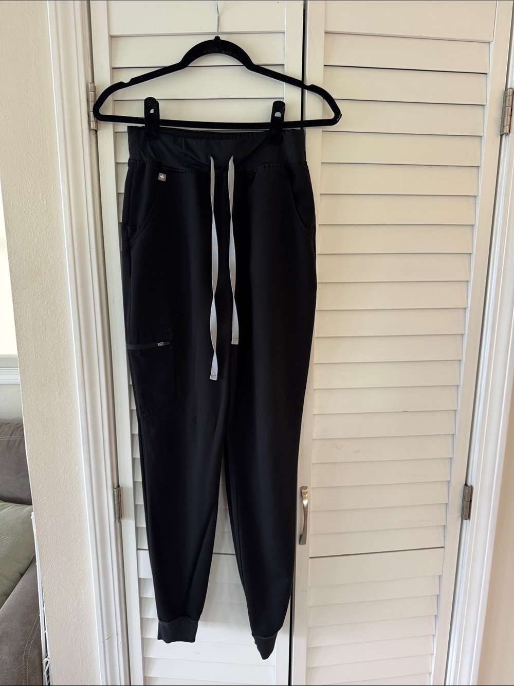 Figs black scrub jogger pants